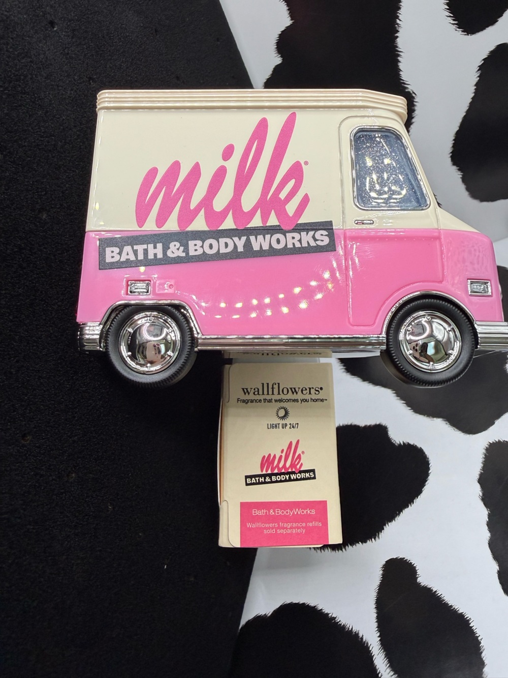 BBW x Milk Bar: Pink & White Milk Truck Wallflower Plug in, Fragrance Dispenser